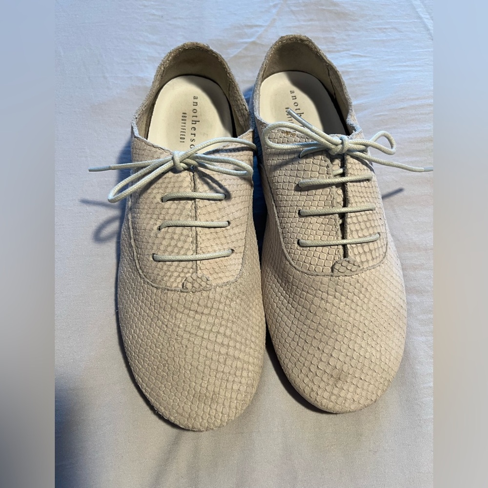 Anothersole Textured Cream Oxfords